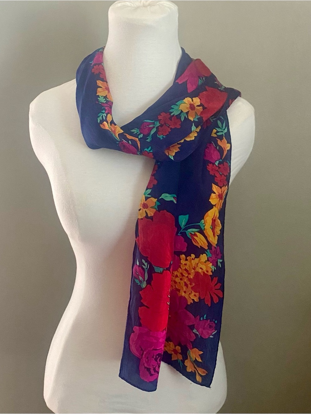 Vintage Floral Navy Silk-Feel Scarf - Vibrant Boho Blooms